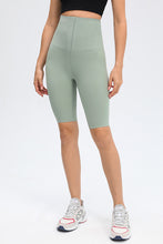 Load image into Gallery viewer, Hook &amp; Eye Waist Biker Shorts
