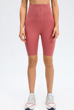 Load image into Gallery viewer, Hook &amp; Eye Waist Biker Shorts
