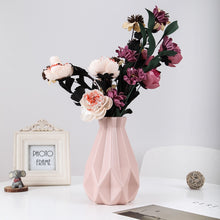 Load image into Gallery viewer, Origami Plastic Vase
