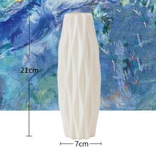 Load image into Gallery viewer, Origami Plastic Vase
