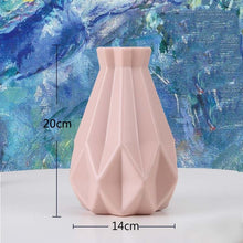 Load image into Gallery viewer, Origami Plastic Vase
